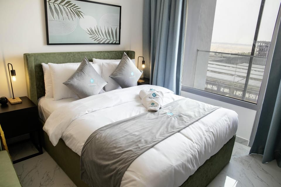 Bed, towels