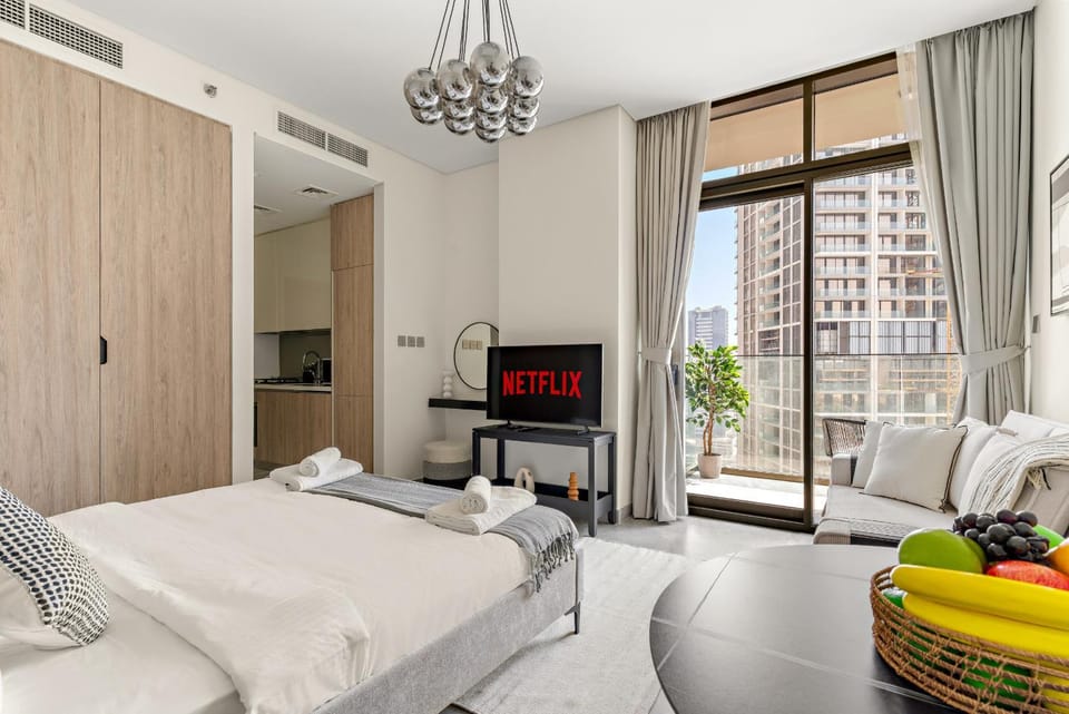 VayK - Elegant Studio in Business Bay with Canal View Apartment in Dubai