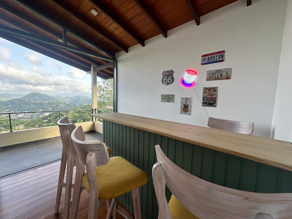 Restaurant/places to eat, minibar