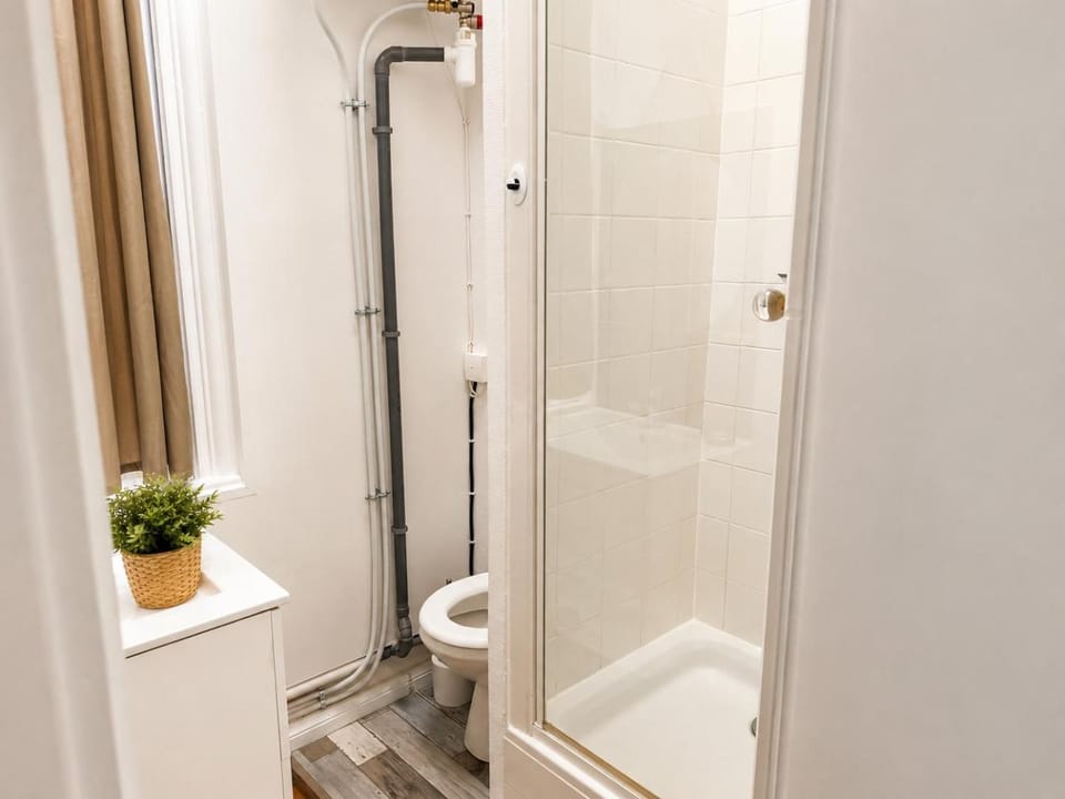 Toilet, Bathroom, Bath