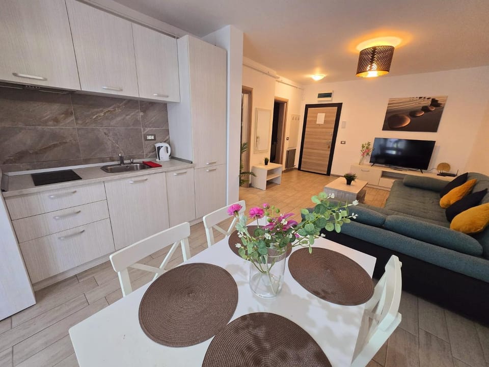 Azizi Premium Suit Apartment - Beach Pool & Spa Resort Alezzi Apartment in Constanța County