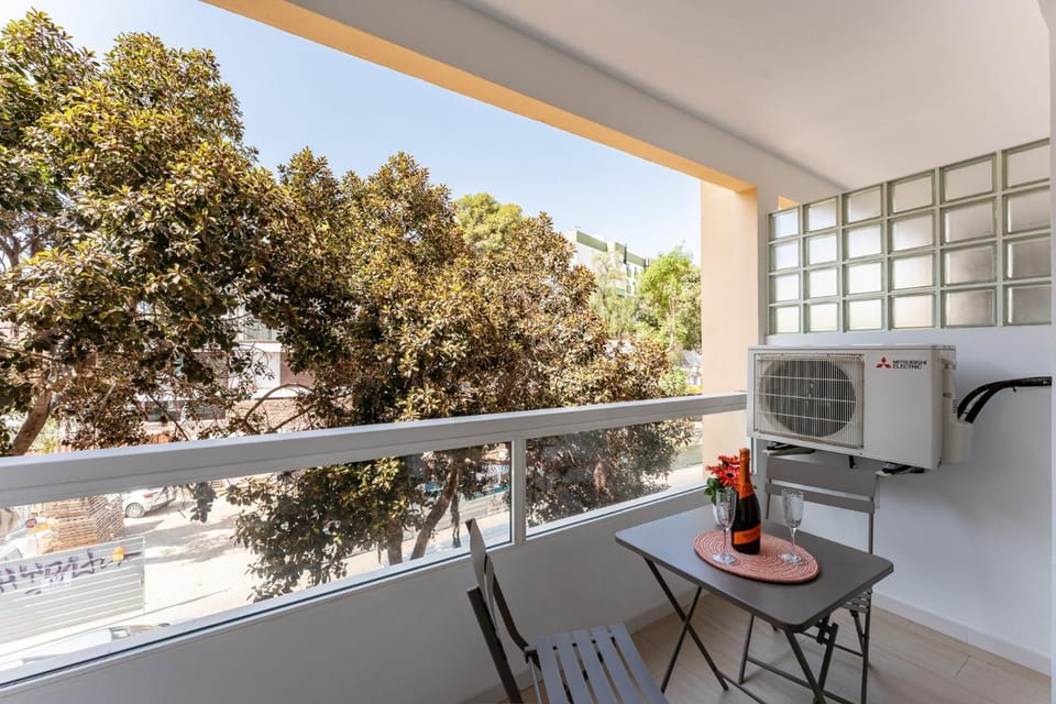View (from property/room), Balcony/Terrace, Dining area