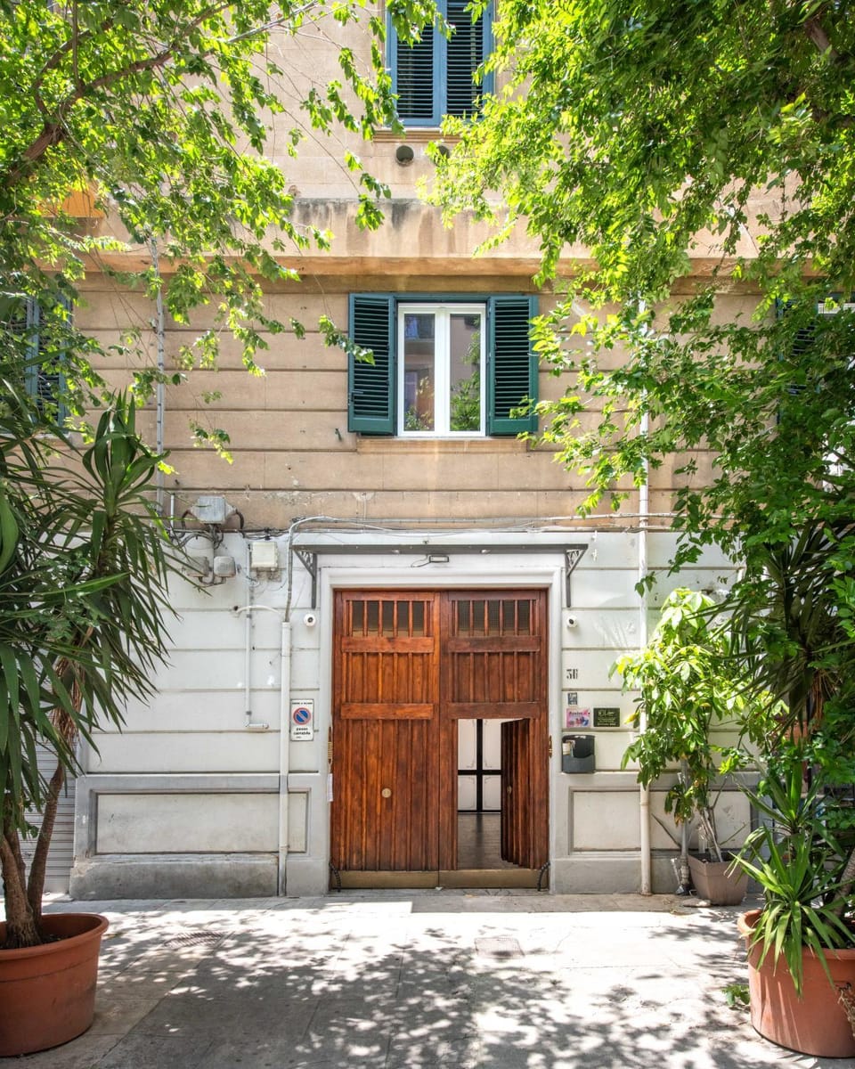 Property building, Facade/entrance