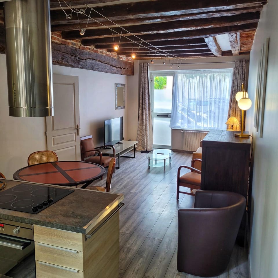 Living room, kitchen