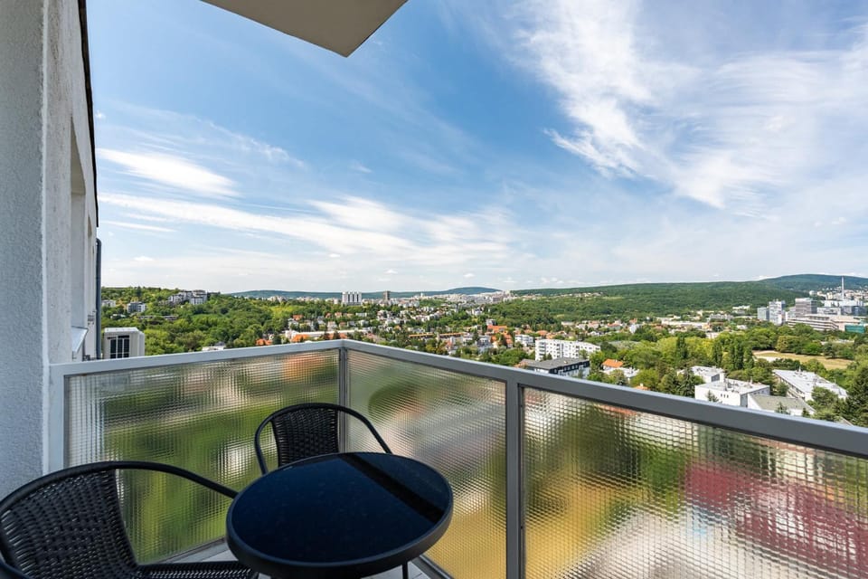Day, Natural landscape, Bird's eye view, View (from property/room), Balcony/Terrace, City view