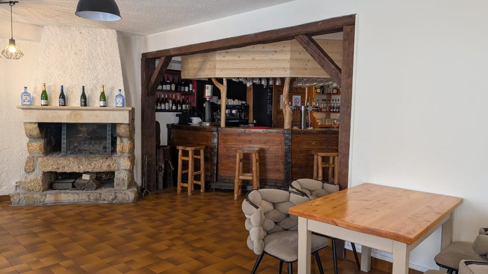 Lounge or bar