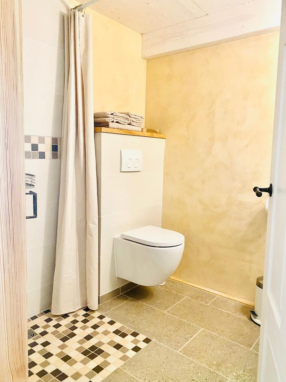 Bathroom, Living room