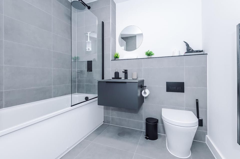 Stylish 2BR 2BA - Gym & Co-Working Apartment in Salford