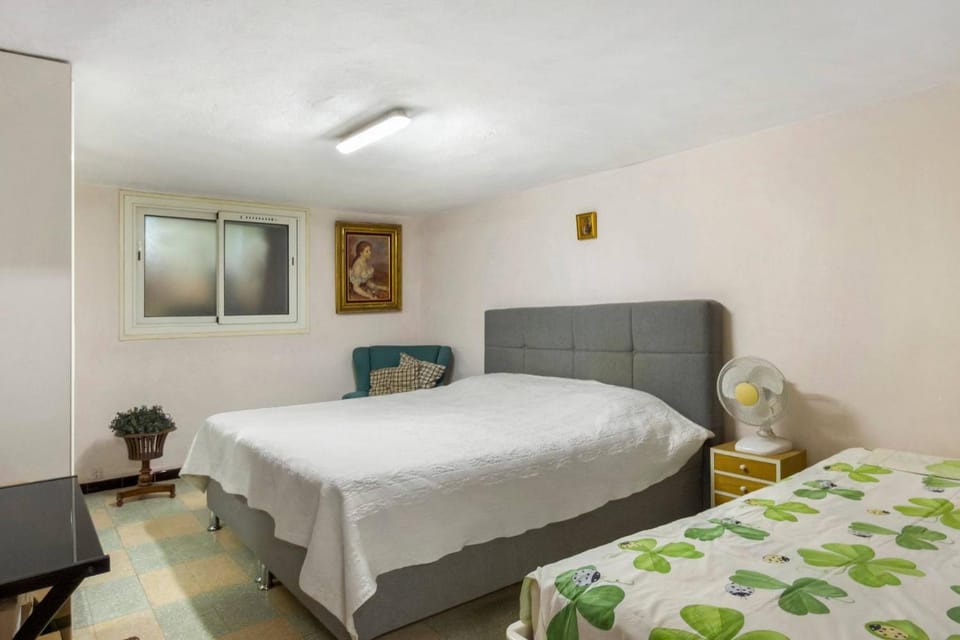 Living room, Bedroom