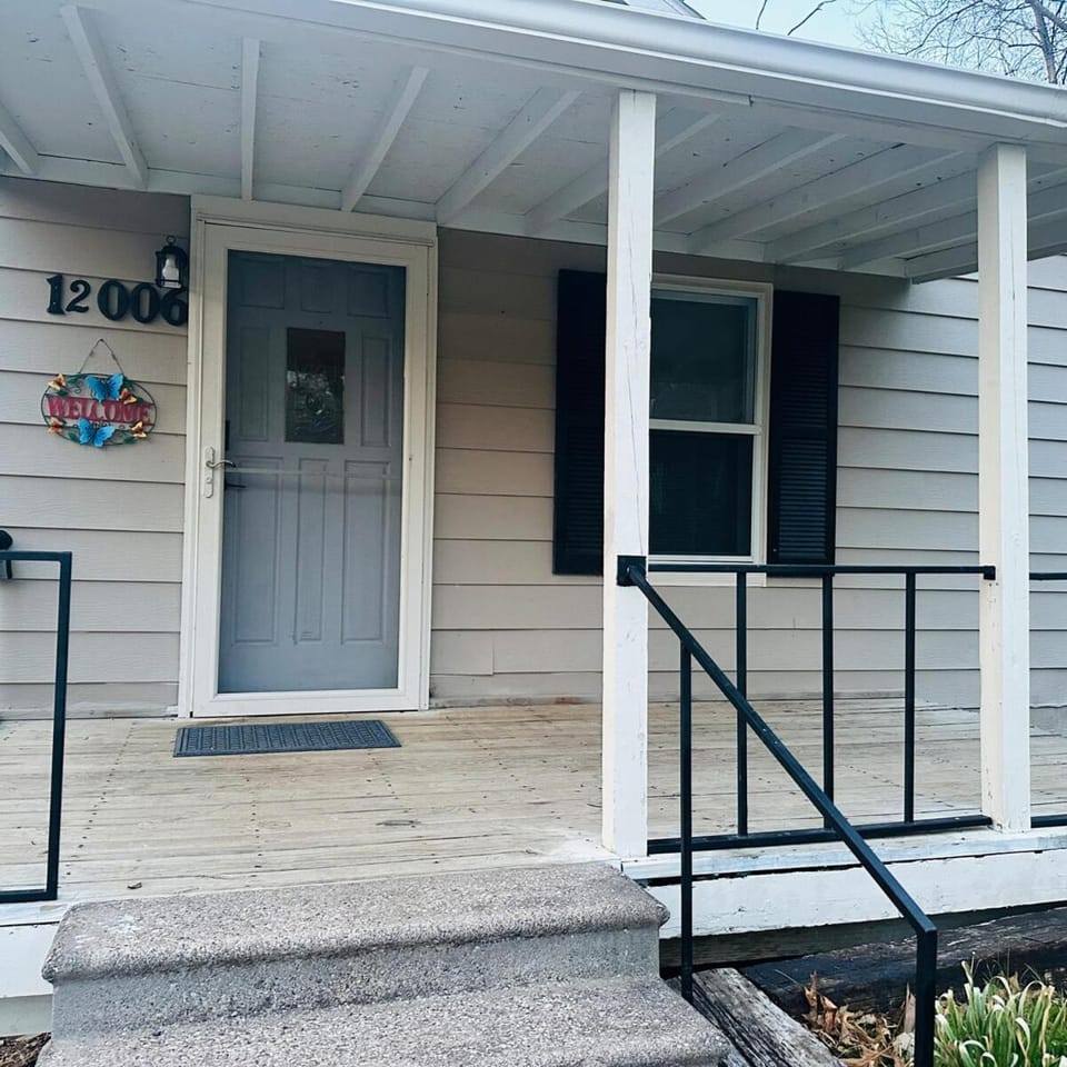 Bluebird Bungalow House in Independence