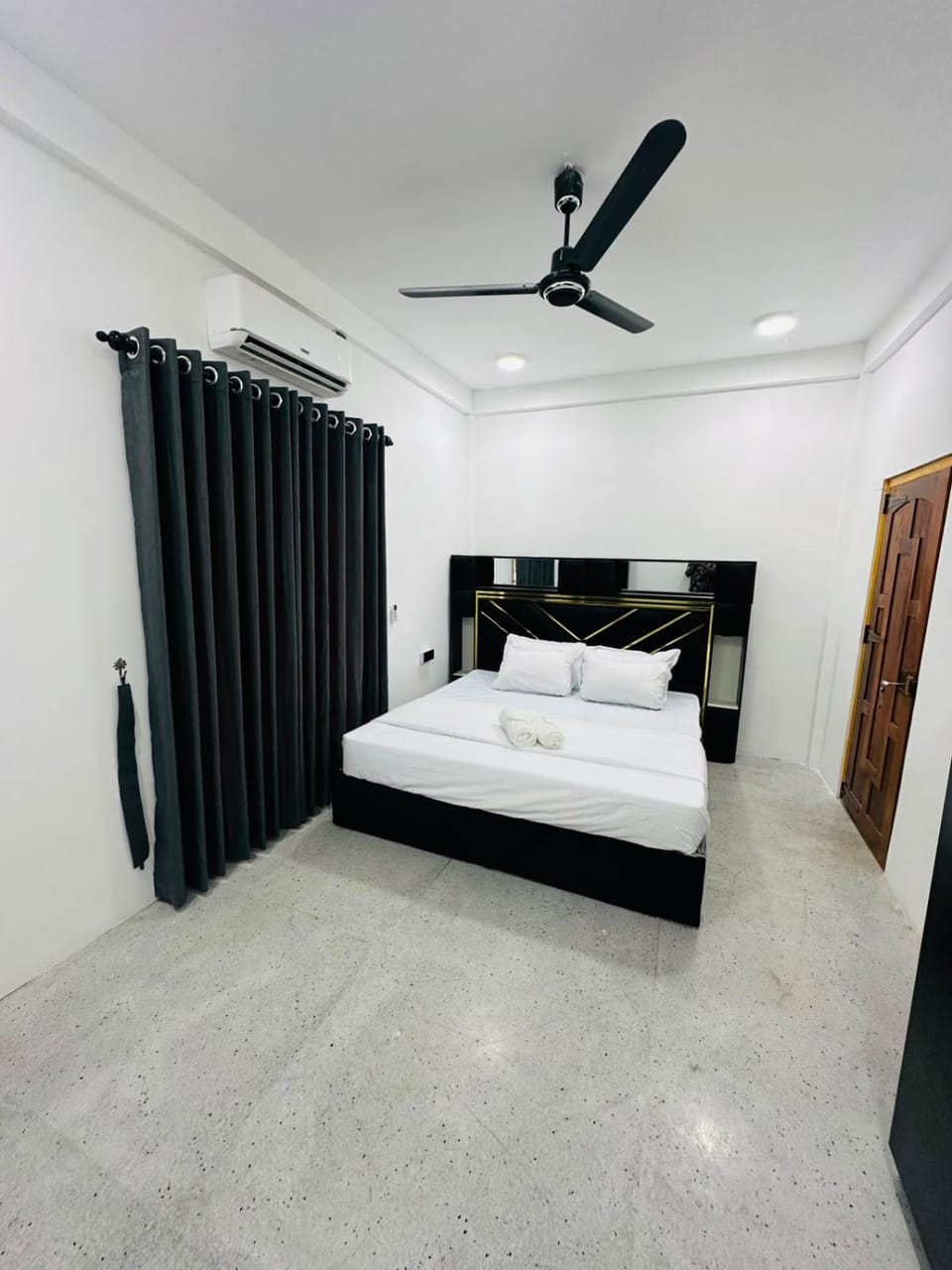 Bed, Bedroom, air conditioner