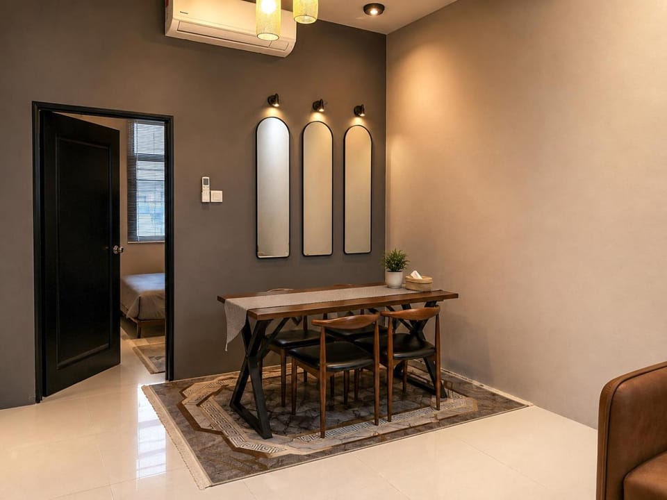 Living room, Dining area