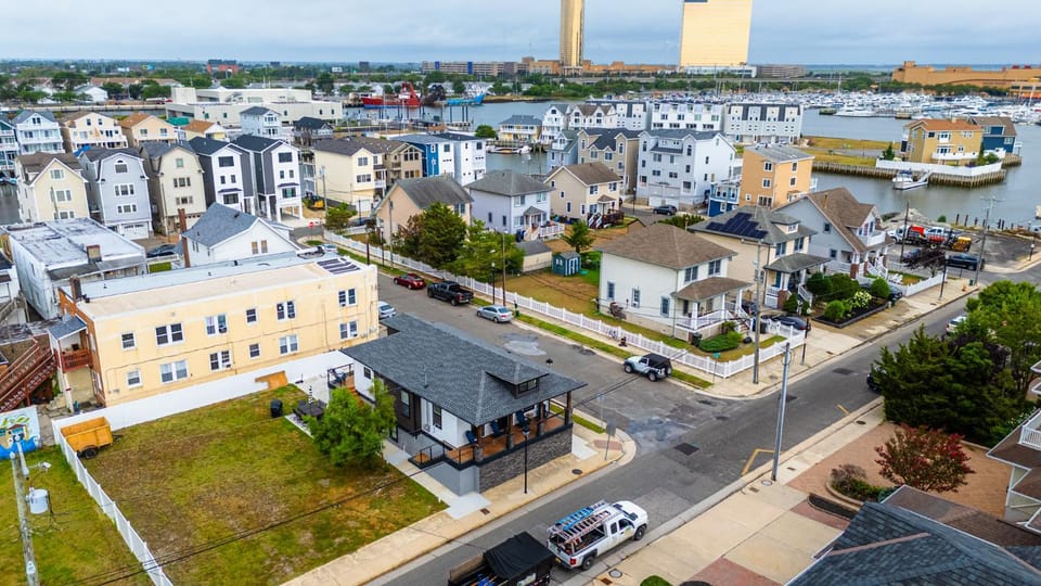 The Cornerstone Historic Coastal Retreat House in Atlantic City