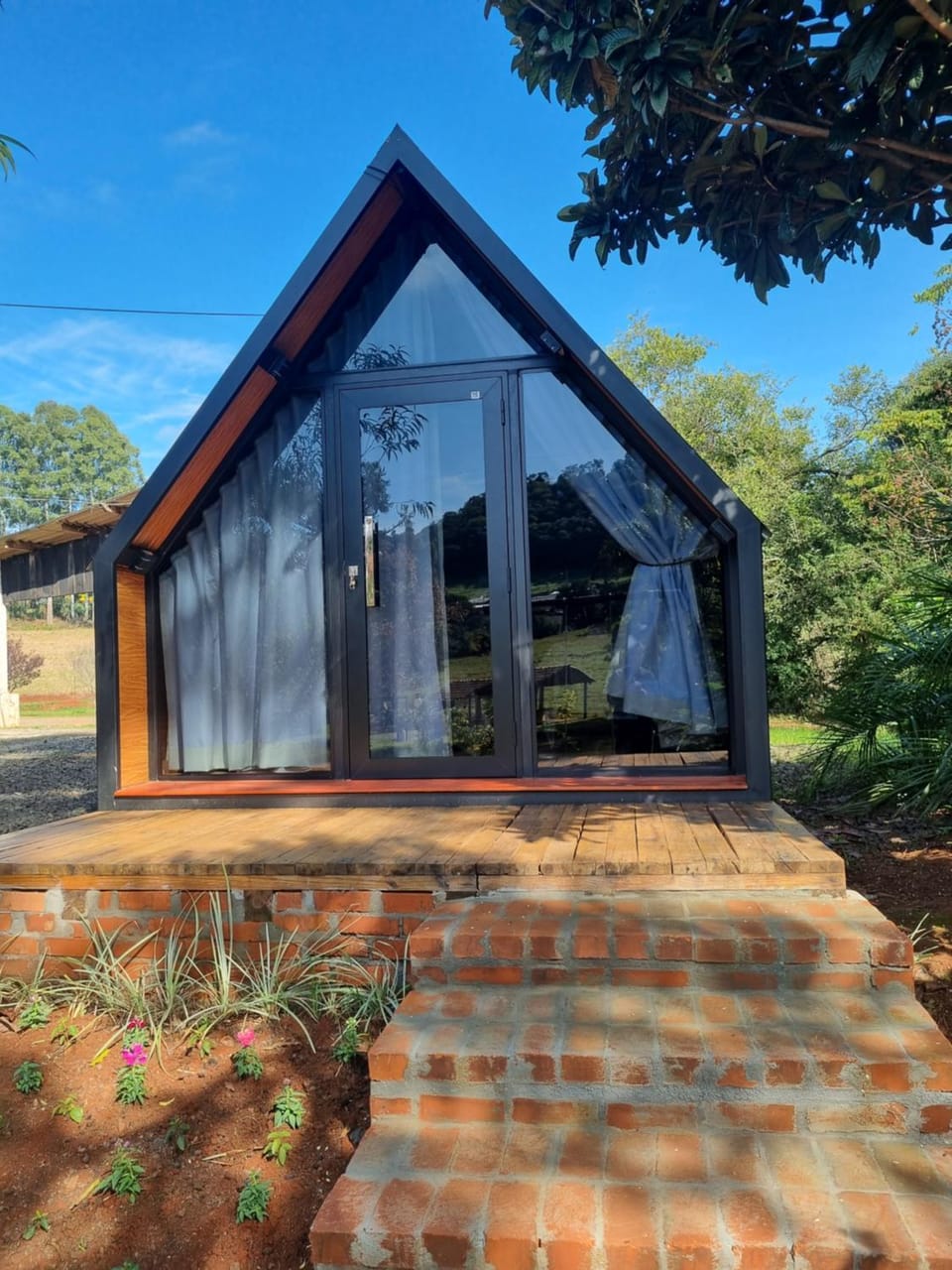 Property building, Day, Garden, Garden view