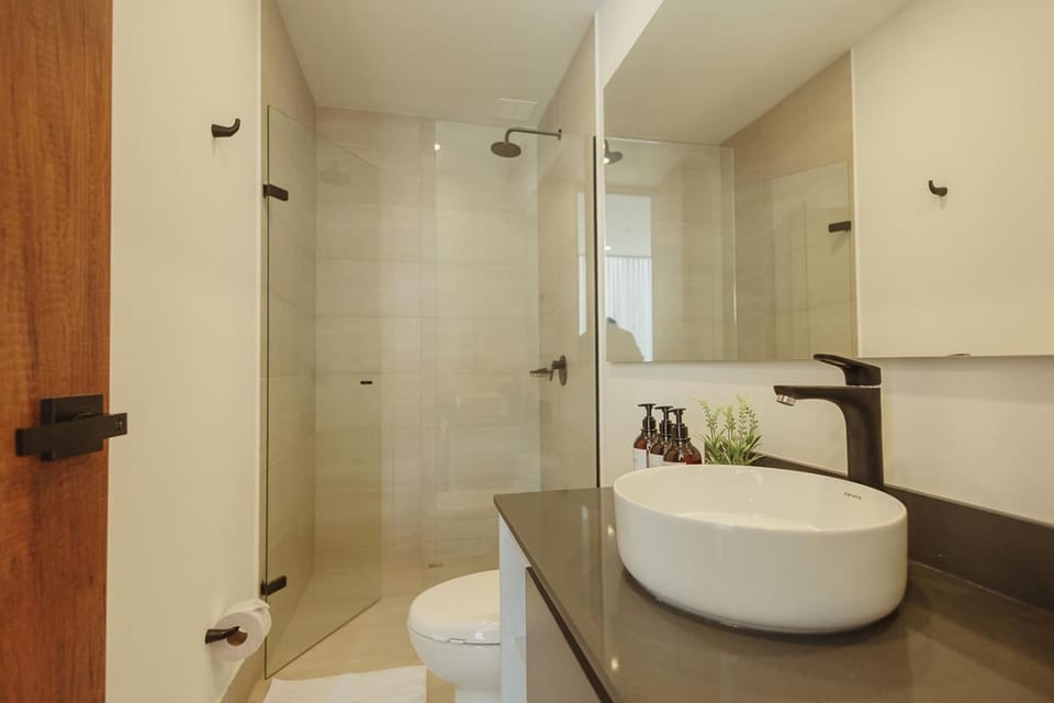 Modern El Retiro Suite for Two + Free Parking Apartment in Antioquia
