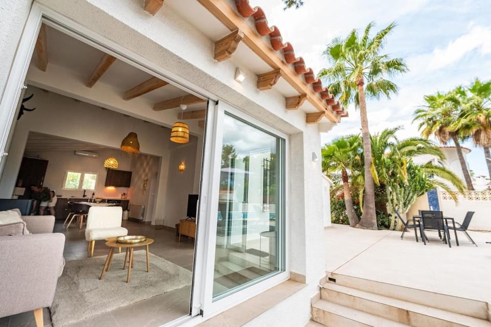 Casa Clemence, private pool, by Theka Services House in Marina Alta