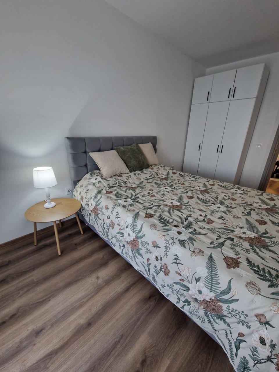 Bed, Photo of the whole room, Bedroom, wardrobe