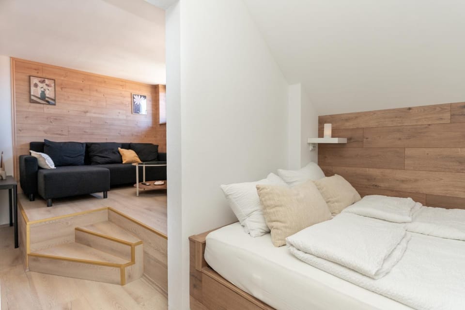 Bed, Living room, Photo of the whole room, Seating area, Bedroom
