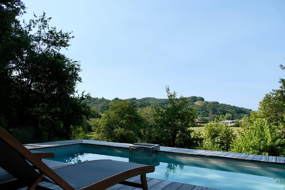 Mountain view, Pool view