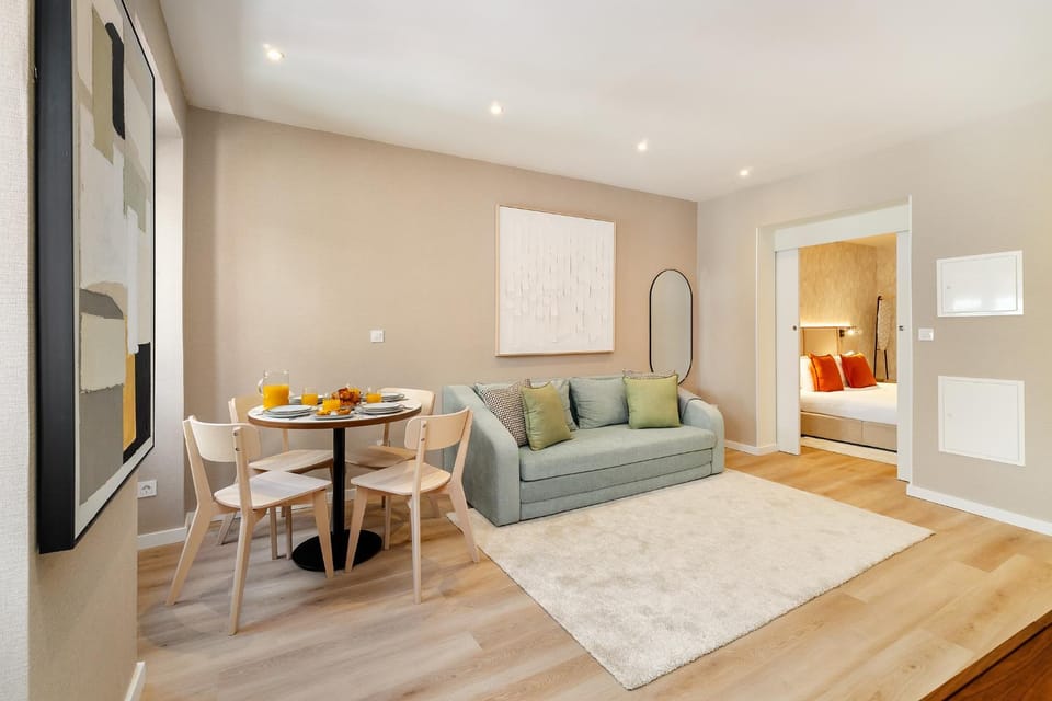 Living room, Dining area