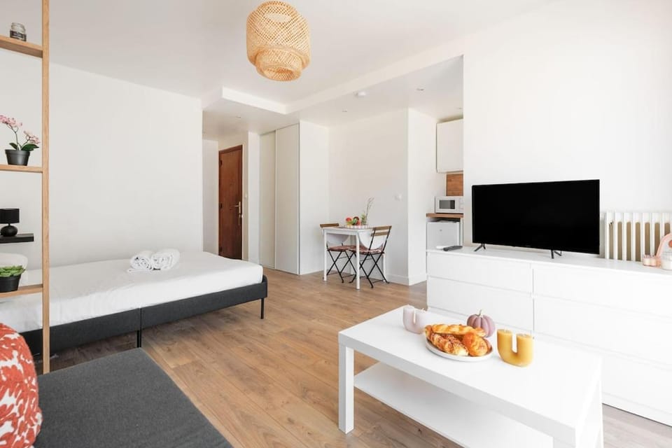 Upstays Studio 28m2 Balcony AC Apartment in Cannes