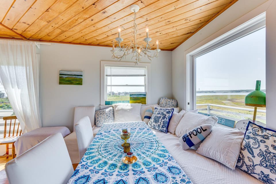 Walk to the Beach: Pet-Friendly Gem in Biddeford! Apartment in United States