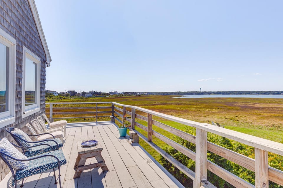 Walk to the Beach: Pet-Friendly Gem in Biddeford! Apartment in United States