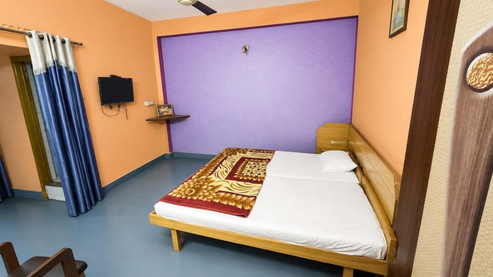 new crown hotel Hotel in India