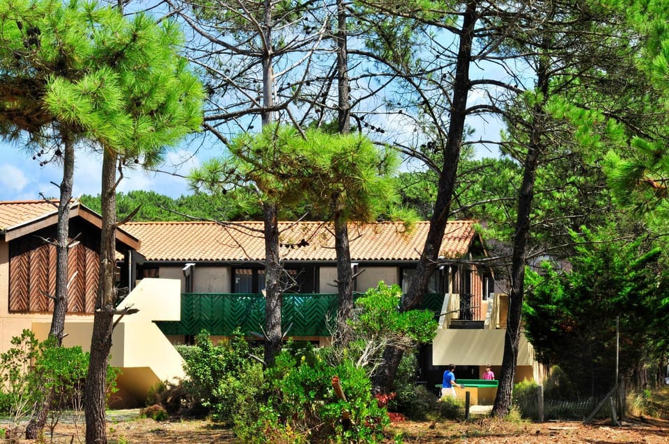 Facade/entrance, Table tennis