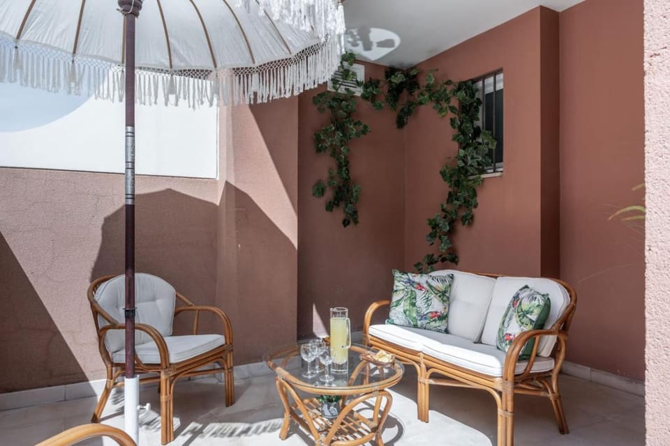 Lovely 2 Bed Rooftop in Saifi Village Apartment in Africa