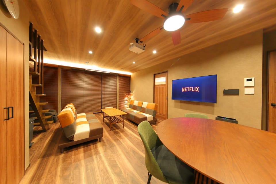 Communal lounge/ TV room, Living room