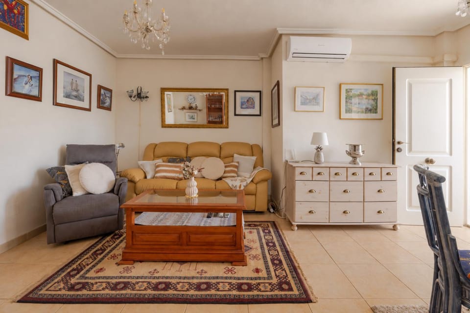 Living room, Seating area, air conditioner
