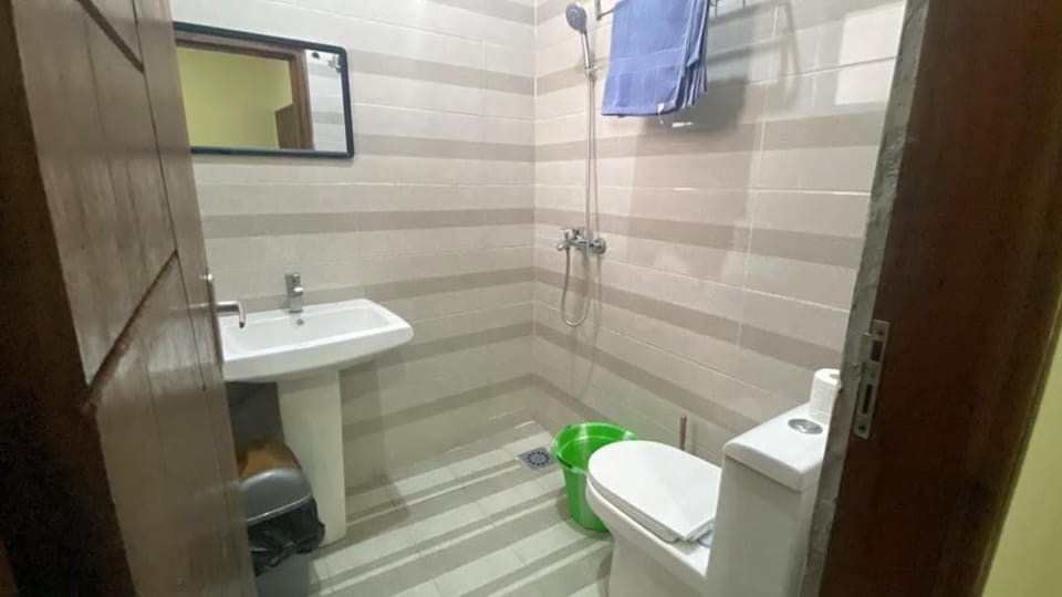Oriline Business 106 - Grand Appartement Moderne avec Clim WiFi Gardien pour 4 Personnes Max - Mougali Apartment in Brazzaville