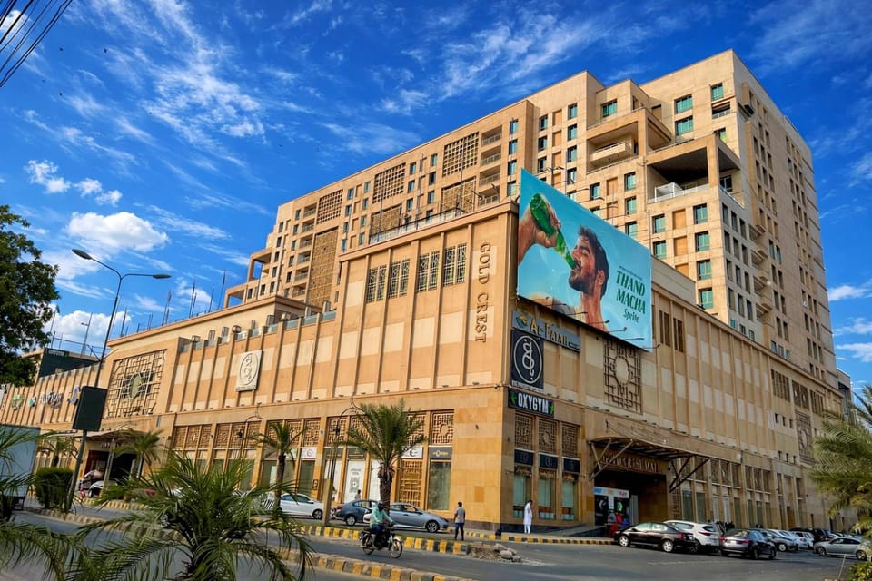 Property building, Day, City view, Location, Parking