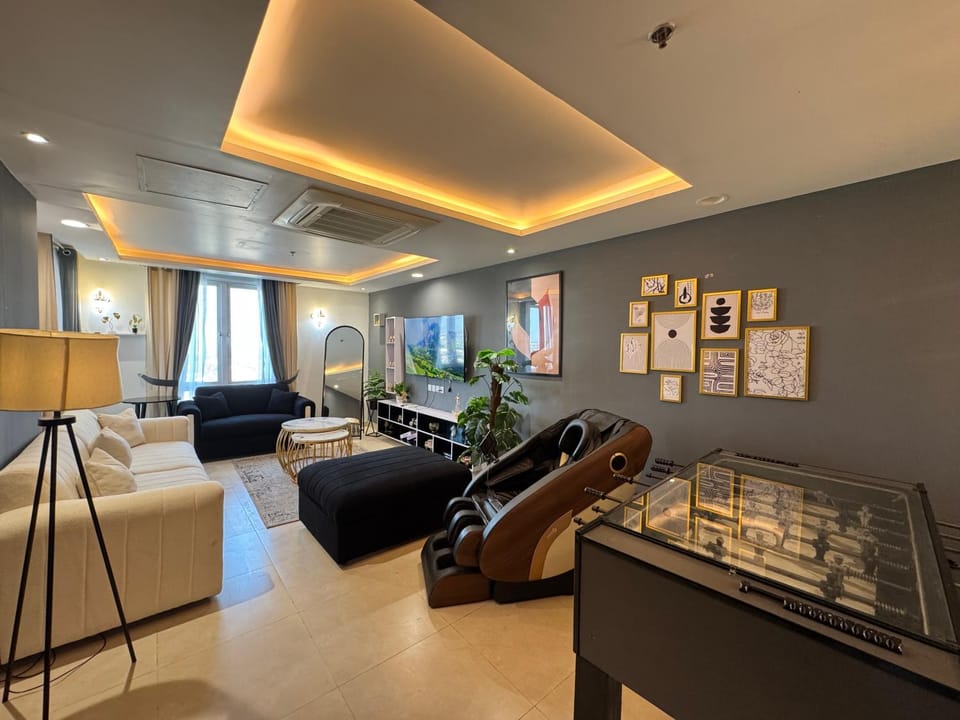 Living room, Seating area