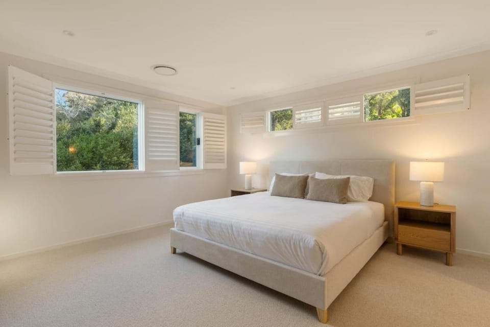 Designer Escape Minutes From Umina Beach House in Patonga