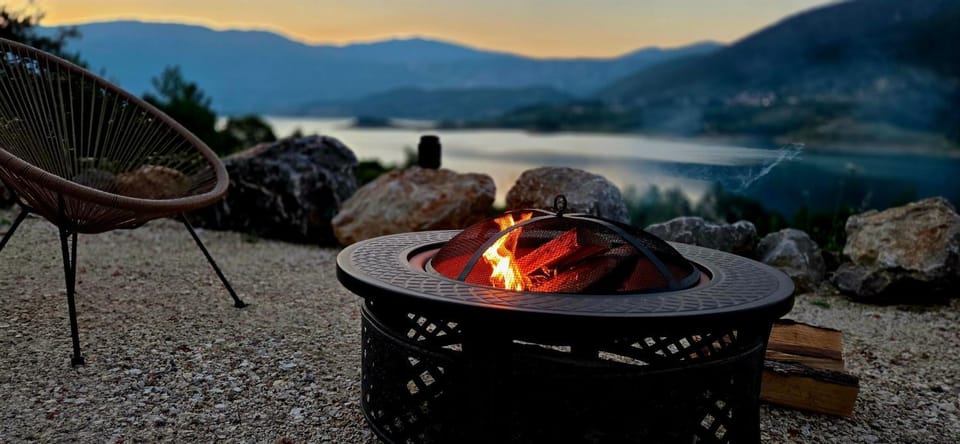 Natural landscape, BBQ facilities, Lake view, Mountain view