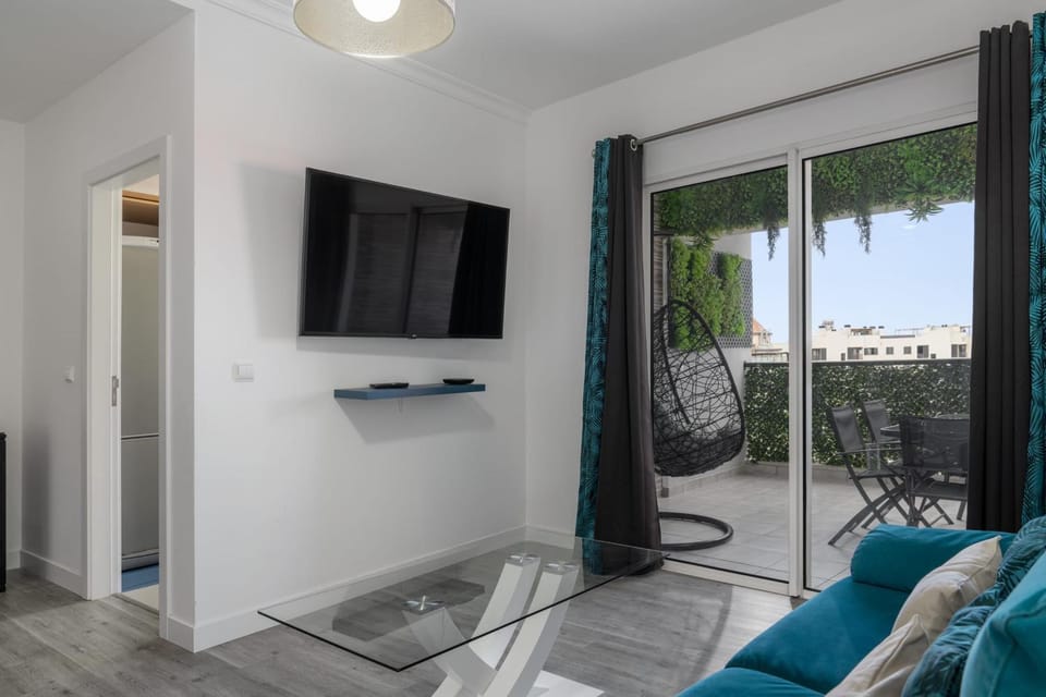 TV and multimedia, Balcony/Terrace, Living room, Seating area