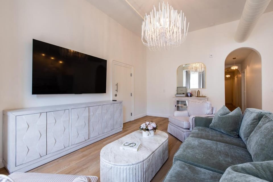 Hollyhock Suite 301 Apartment in Jefferson County