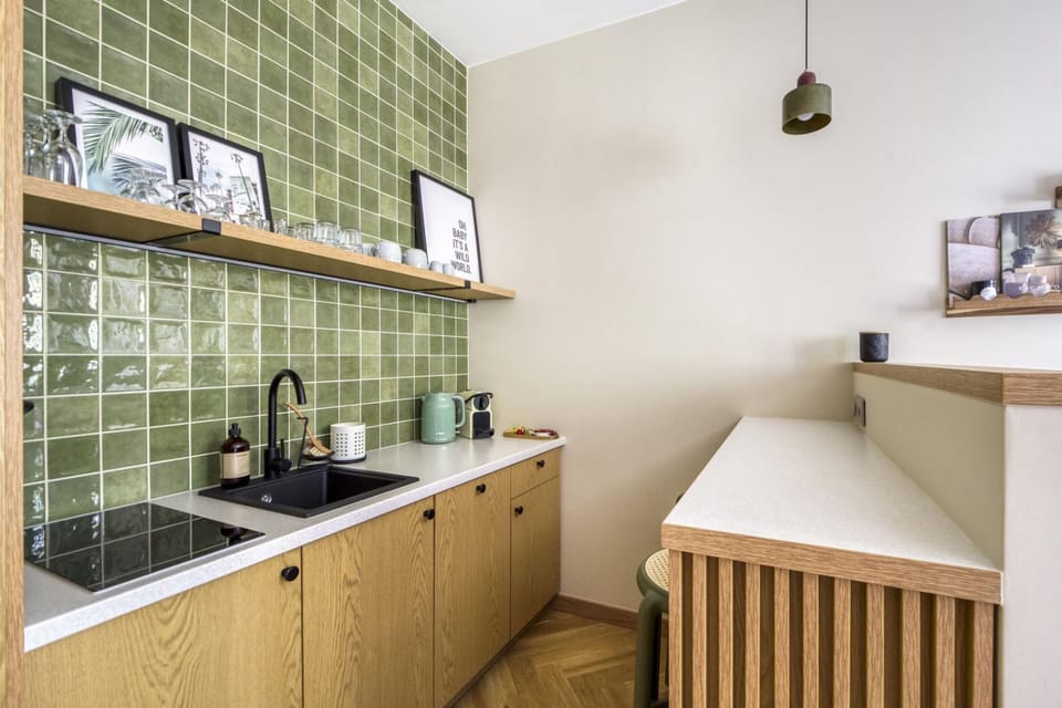 Kitchen or kitchenette, Breakfast, dishwasher, stove