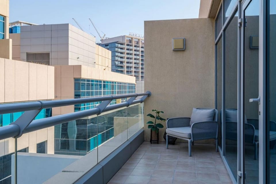 FIRST CLASS 2BR Luxury Retreat Near Downtown Apartment in Dubai