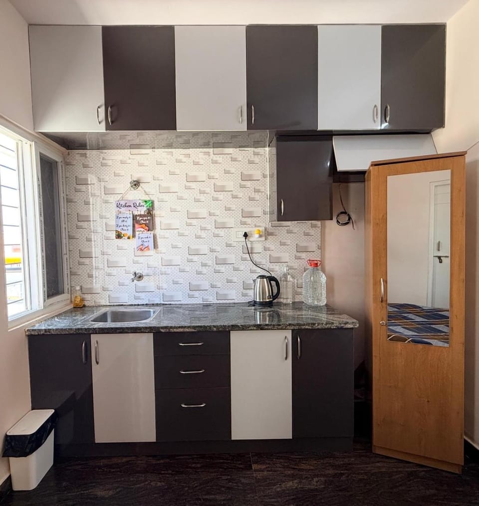 Kitchen or kitchenette