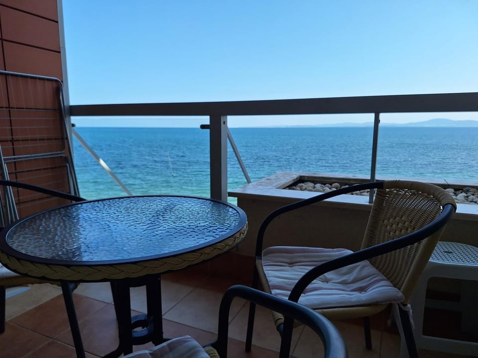 Фронтална гледка-двустаен на Южен плаж Поморие Apartment in Pomorie