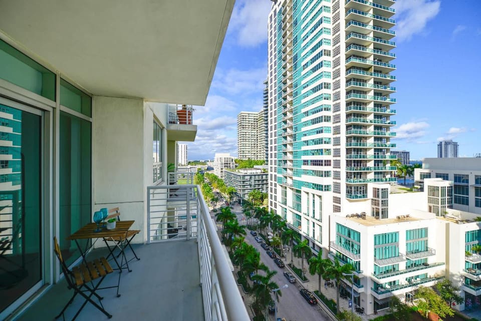 Neighbourhood, Balcony/Terrace, City view