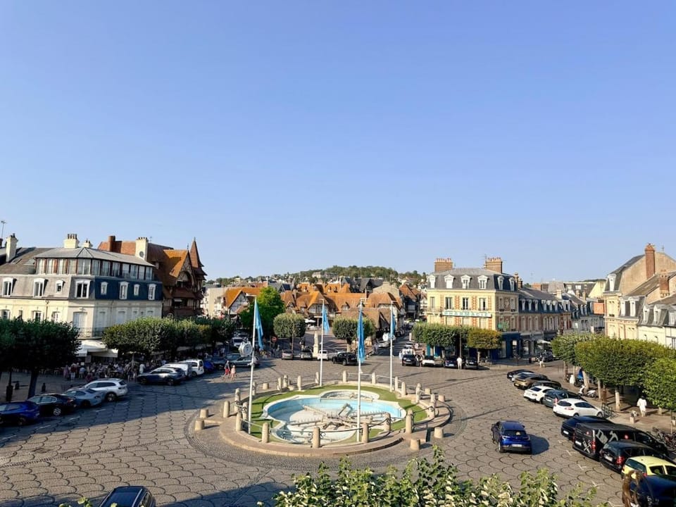 Le Morny Suites Your Host Helper Apartment in Deauville