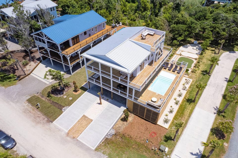 Serene Oasis House in Oak Island