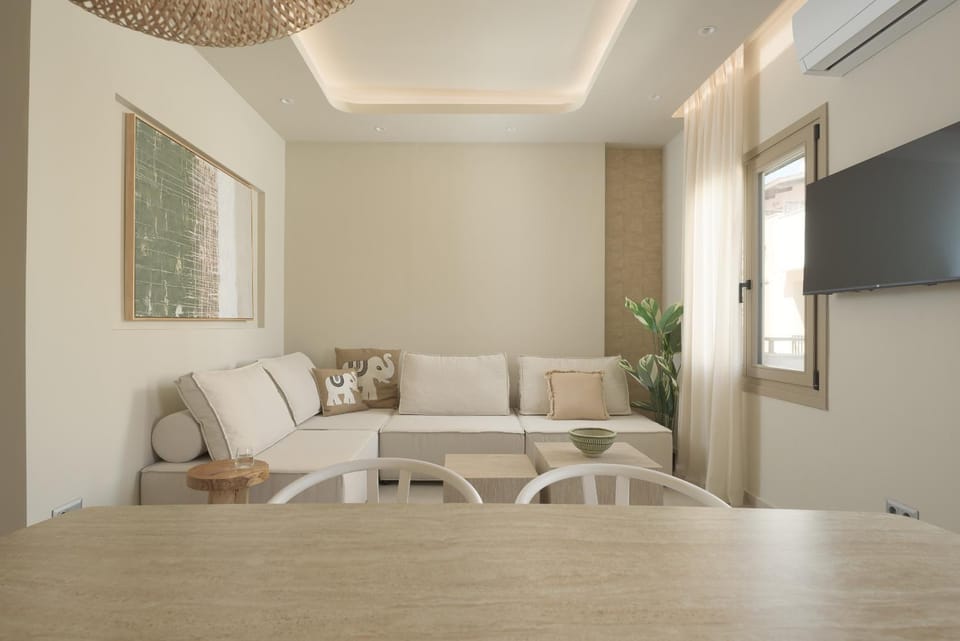 Infinity Suites, By Hellocrete Apartment in Rethymno