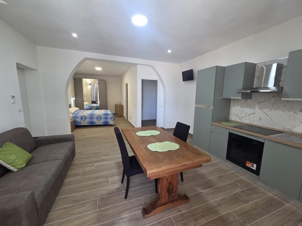 TV and multimedia, Kitchen or kitchenette, Seating area, Dining area, oven, pet friendly, stove