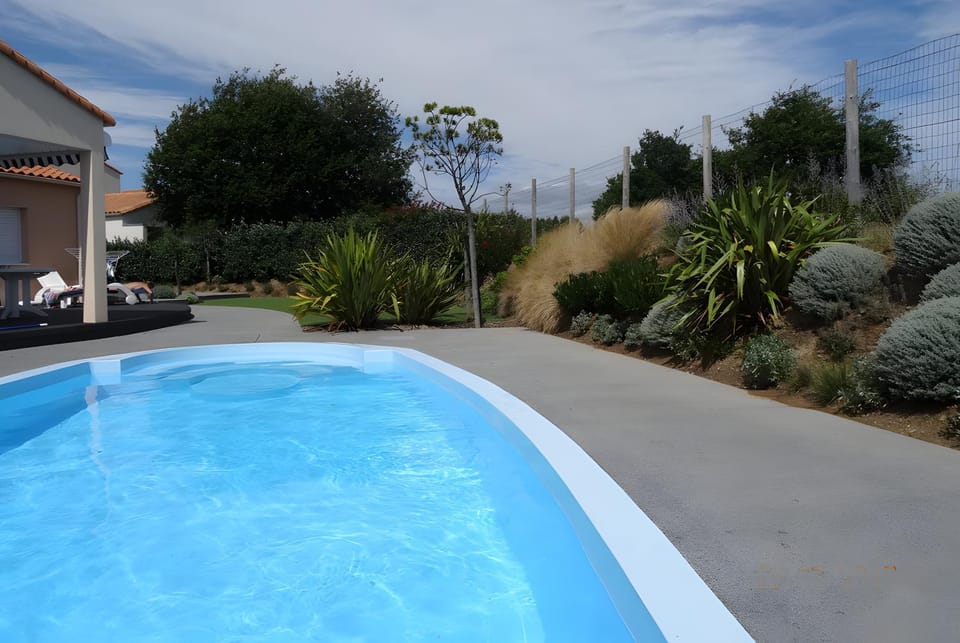 Property building, Swimming pool