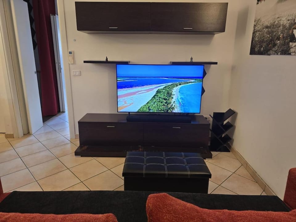 Communal lounge/ TV room, TV and multimedia, Evening entertainment